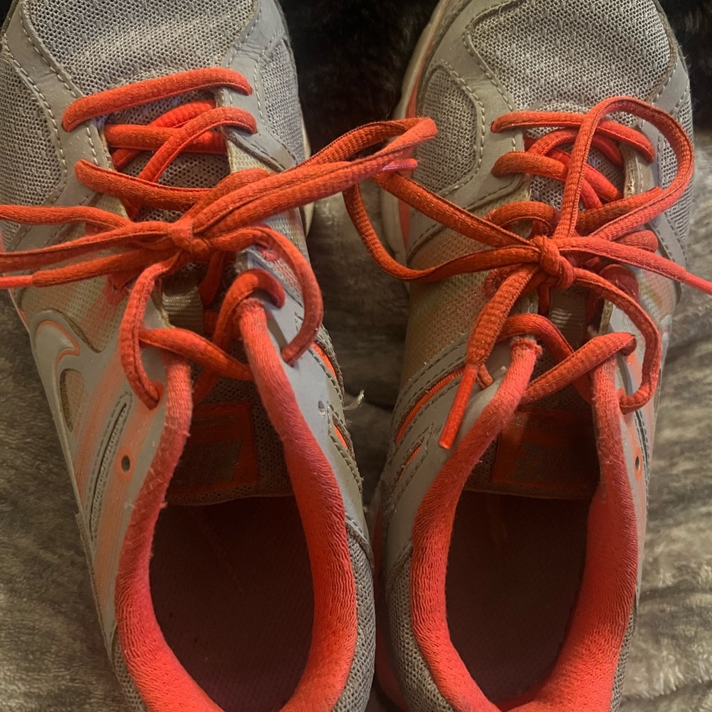 Nike Sneakers WOMEN Tennis Shoes Size 5 - GRAY GREY